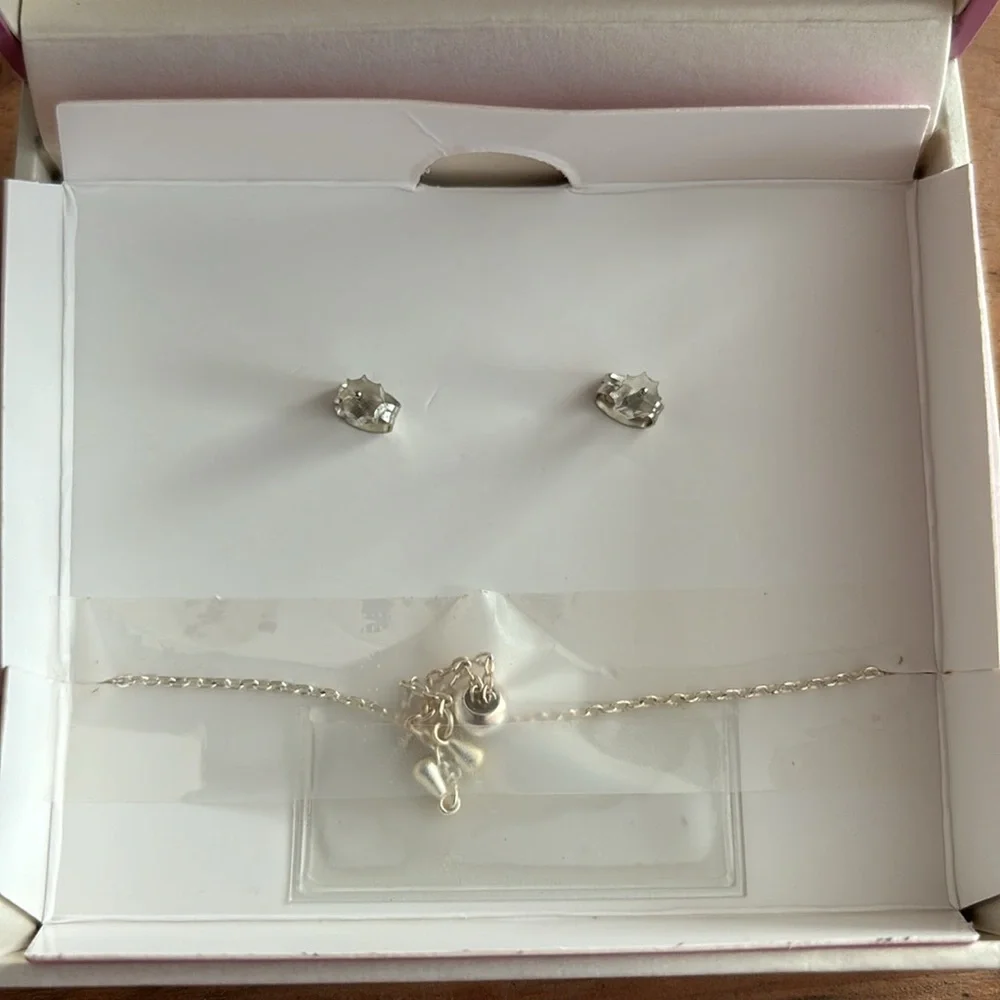 Disney Mulan Earring and Necklace set (for kids) with Swarovski crystals